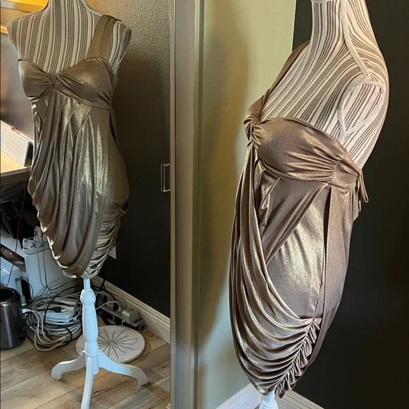 Twenty One, Shiny Gold One Shoulder Dress, size large - Picture 2 of 7